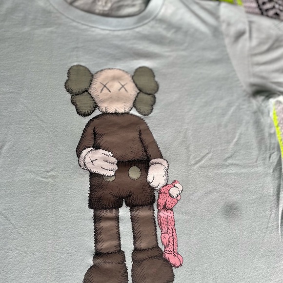 uniqlo x kaws x sesame street companion tee NWOT - Picture 3 of 5